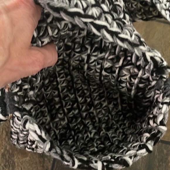 Crochet Black & Gray & White Small Shoulder Bag- magnetic closure- New Handmade - Picture 7 of 12